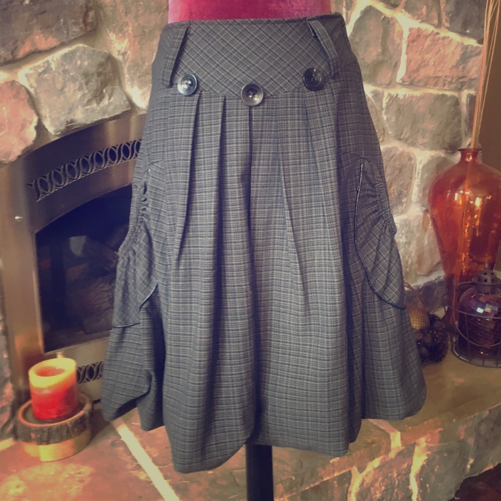 Gray skirt with pleats size 4